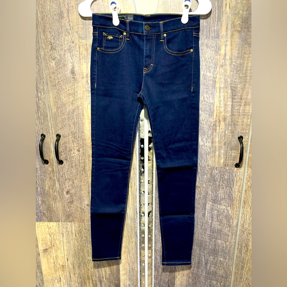 Armani Exchange J20 Super Skinny Size 27 NWOT Dark Wash